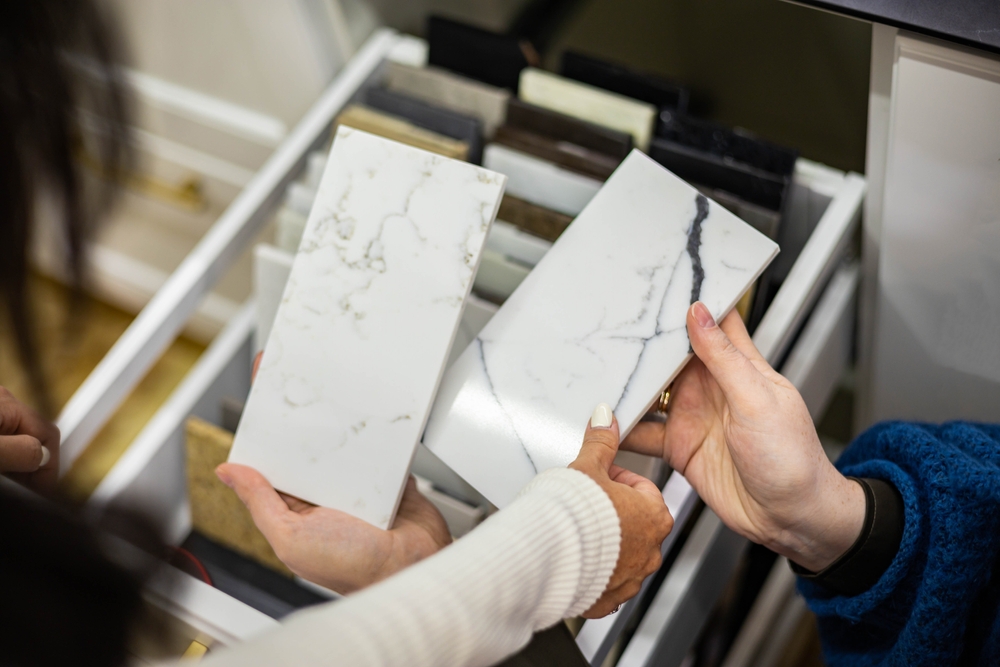 Closeup,Hands,Creative,Female,Interior,Designer,And,Customer,Choosing,Marble