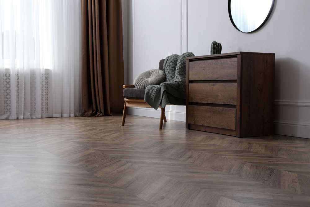 Modern,Living,Room,With,Parquet,Flooring,And,Stylish,Furniture